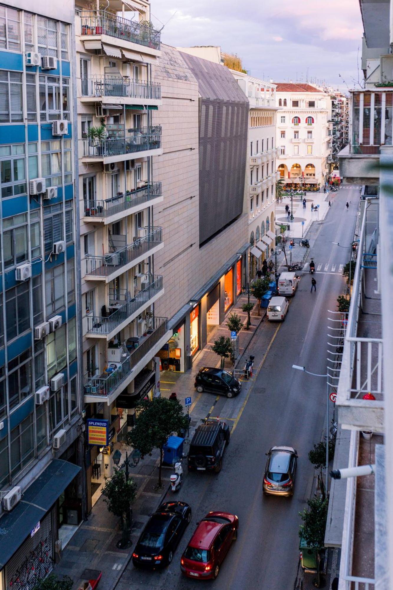 In The Heart Of The 2 Apartment